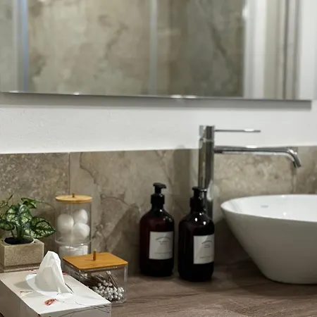 Regina In Corso Lodi - Sky Tv, Wifi E Breakfast Box ميلان