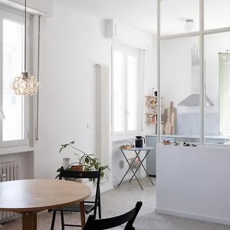 דירה Trilocale Minimal Sui Navigli
