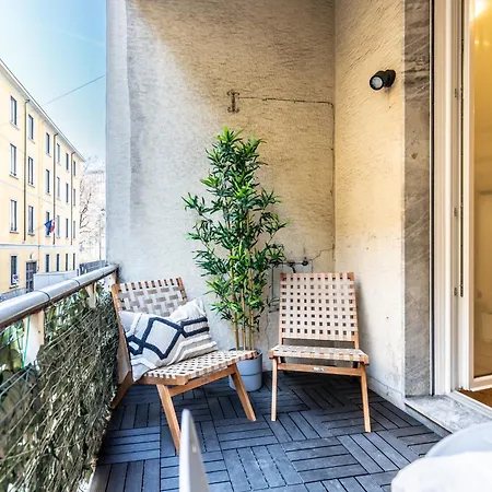 Stayeasy Quadronno33 - 3 Bedrooms, 2 Baths - Duomo Walking Distance *