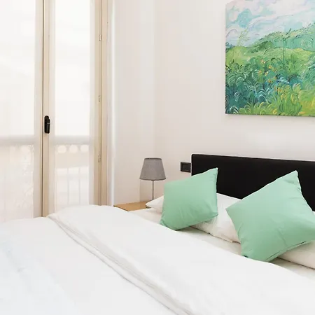 Mint - Van Gogh - Dome Cathedral Apartment