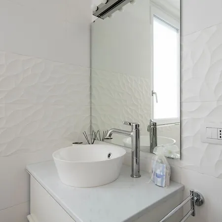 Loft Charme: Bilocale Con Balcone Apartman