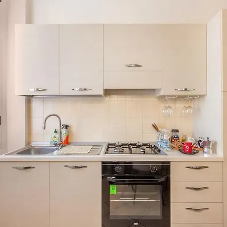 Modern In Next To Metro M5 - Sarca 73 * ミラノ