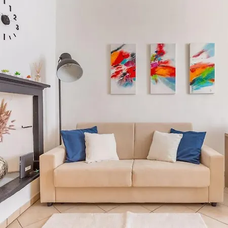 Modern In Next To Metro M5 - Sarca 73 ミラノ