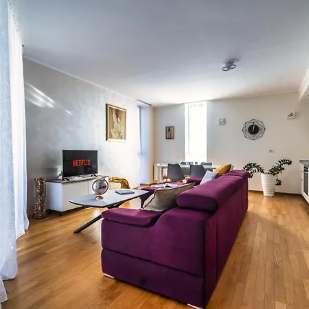 Appartamento 5 Min Walk From Subway Elegant & Modern *