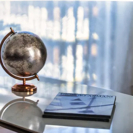 5 Min Walk From Subway Elegant & Modern *