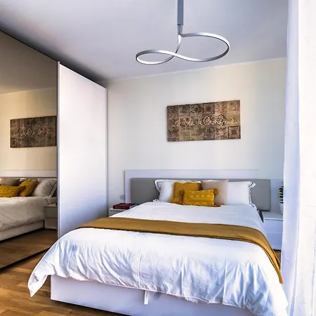 Appartamento 5 Min Walk From Subway Elegant & Modern *