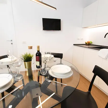 Ihost - Simonetta 7 アパート *