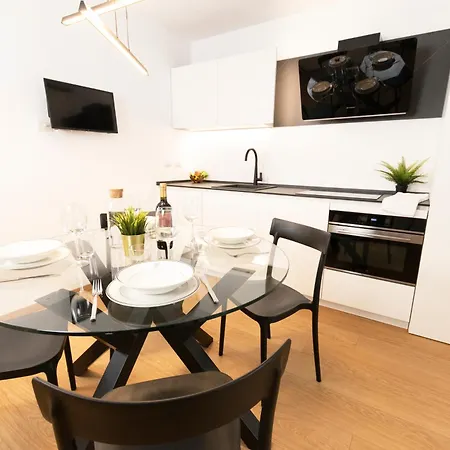 Ihost - Simonetta 7 ミラノ