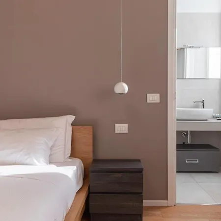 Italianway - Corso Xxii Marzo 4 * Milan