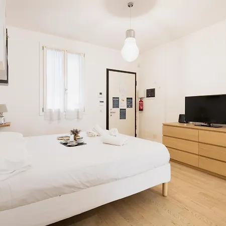 Easylife - - Magolfa 1 N2 - Navigli Daire