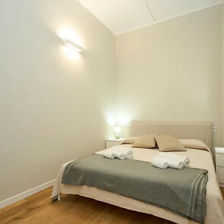 Duomo Luxury Loft A Step From Duomo アパート