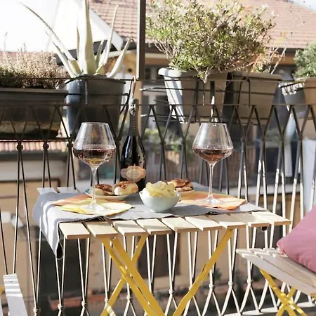 Apartment *navigli Art Attic*designarea Milan-wifi-netflix Milan