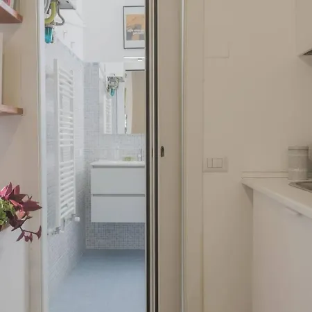 Apartment *navigli Art Attic*designarea Milan-wifi-netflix Milan