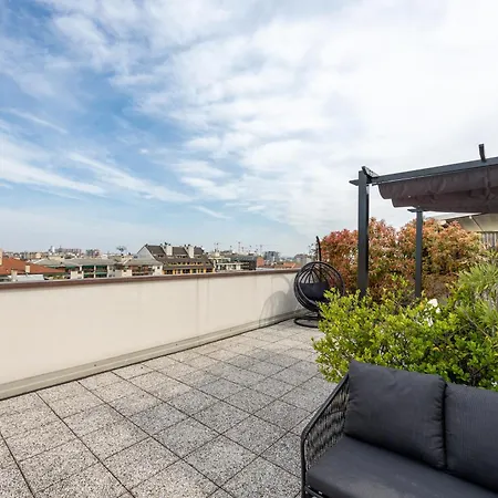 Bocconi's Nest - Close To Duomo With Terrace Διαμέρισμα *