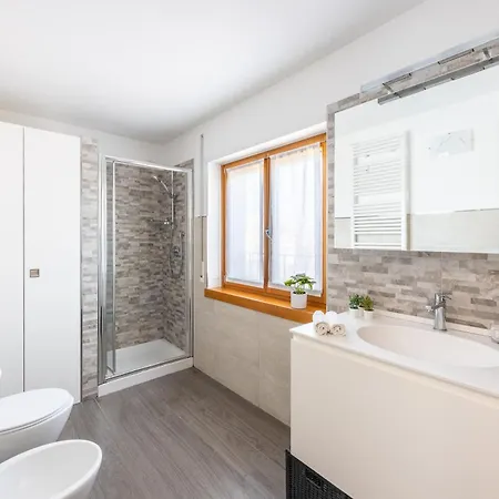 Bocconi's Nest - Close To Duomo With Terrace Daire