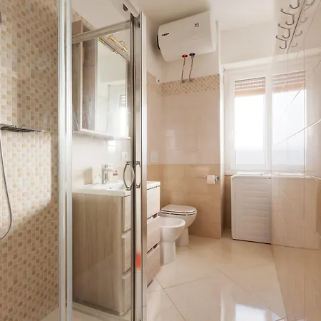 Appartamento Guesthost - Niguarda Bright W Balcony *