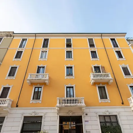 Accademia By Halldis Mediolan