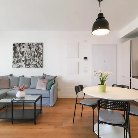Apartment Lovely Terrace - Porta Romana District