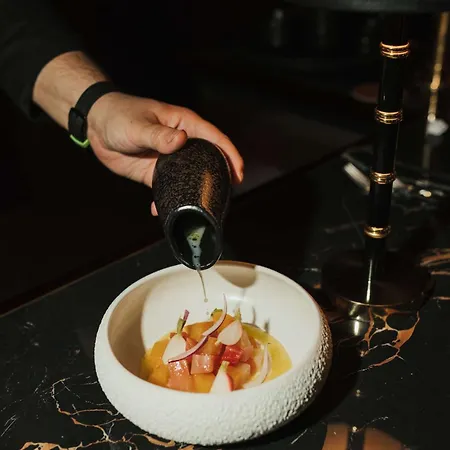 Radisson Collection Hotel, Santa Sofia 5* Milan