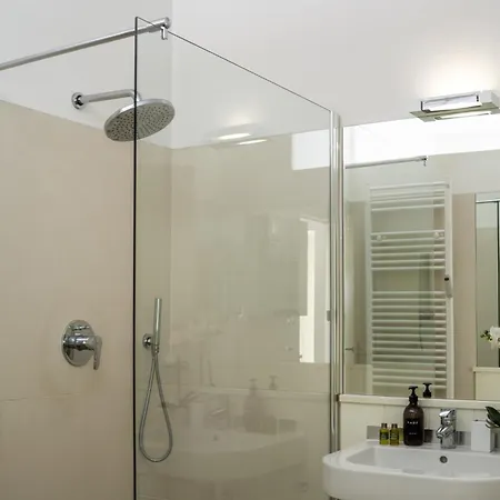 Life View With Terrace R&r Milão