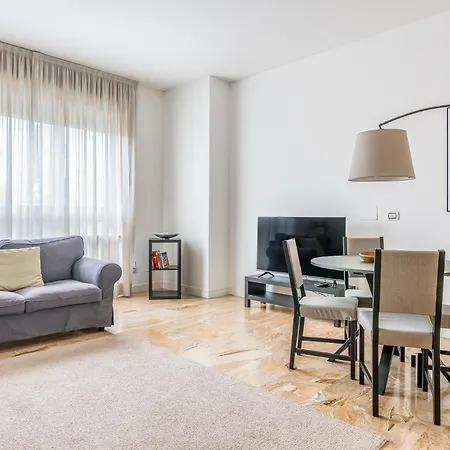 Daire - Brand New 4 Pax Life & The Giulio Cesare 5 *