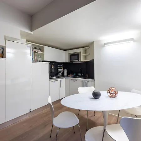 Luxury Duplex Flat With Sauna Few Steps From Duomo Апартаменты Милан