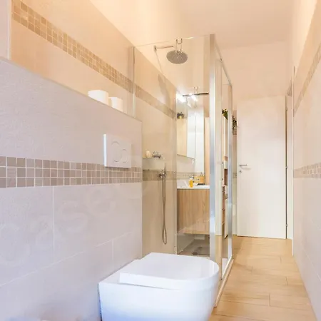 Guesthost - Alices House Modern * Milano