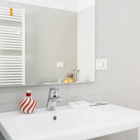 Appartamento Easylife - Stile E Comfort Sui Navigli *