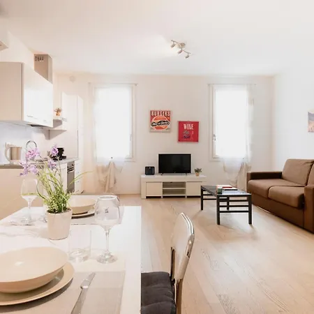 Easylife - Stile E Comfort Sui Navigli Apartment
