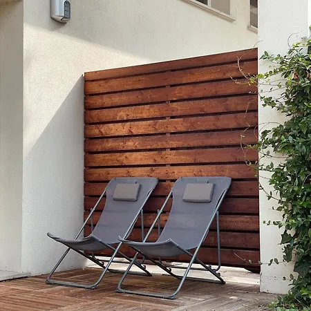 Апартаменты Ampio Loft Su Due Livelli Con Giardino *