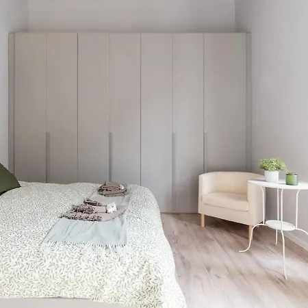 Porta Garibaldi-isola * ميلان