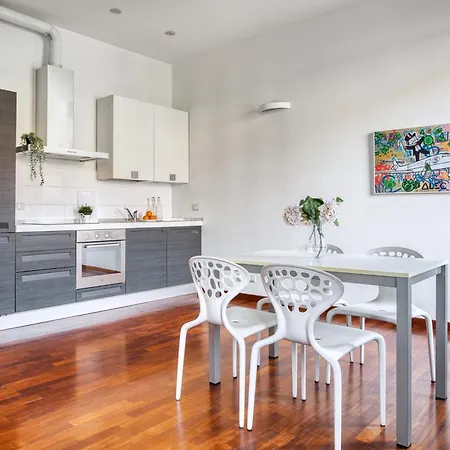 Just Urban - Delightful - Porta Romana Apartment *