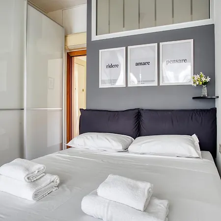 Apartment Just Urban - Delightful - Porta Romana Milan