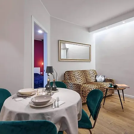 Moderno Bilocale Chic 8 Min Dal Duomo Daire *