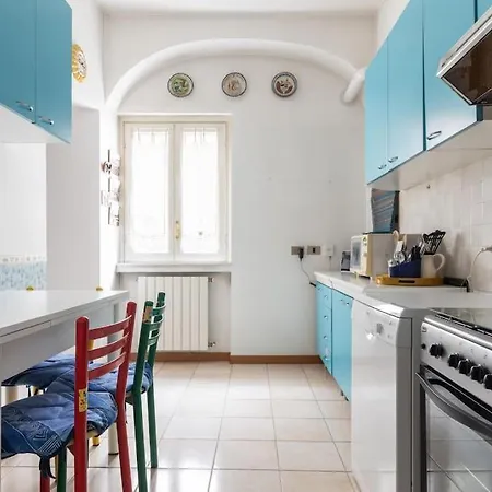 Bilocale In Porta Romana Διαμέρισμα *