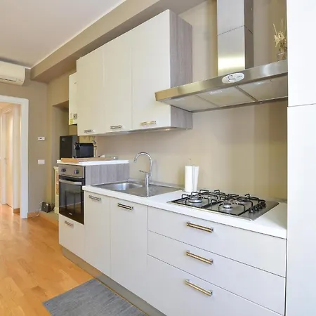Stunning In With Kitchen Apartamento Milão