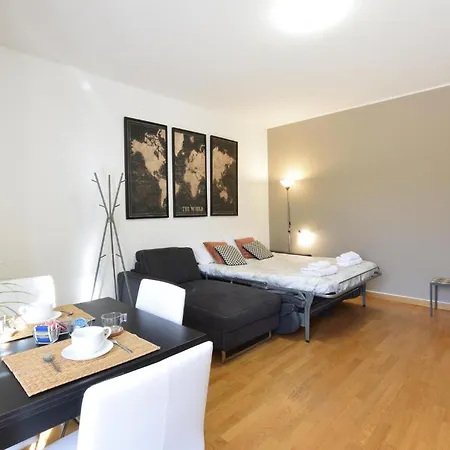 Stunning In With Kitchen Milão