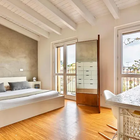 Stairway To The Sky - Brera Solferino Apt *