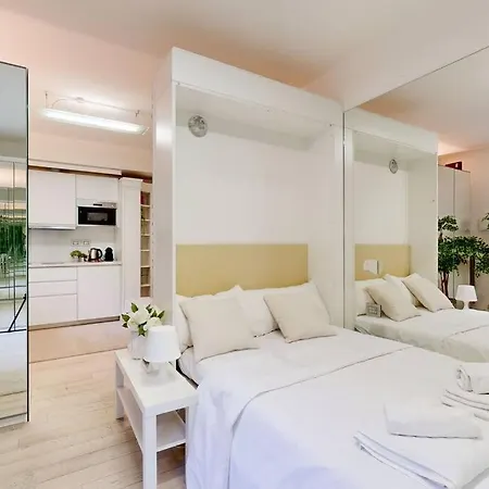 Mirrors House Chic In The City Center Apartament *