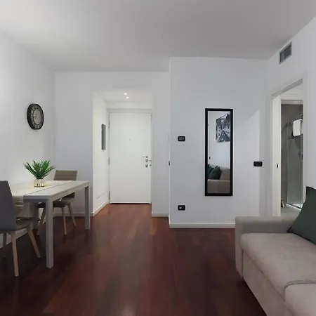 Comfort Centrale With Fast Wifi And Free Netflix Milan