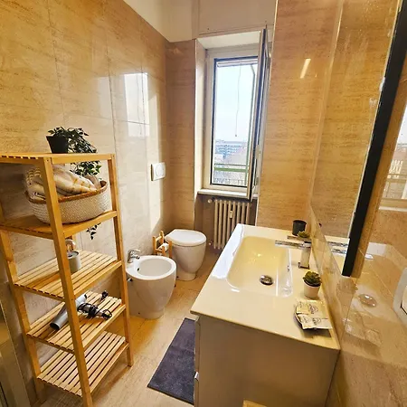 Sunny & Updated Flat With Panoramic View 50m From M4 Stop