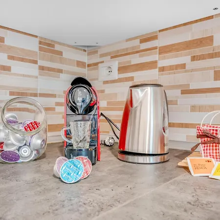 Ellebnb - Wifi, Netflix E Metro M2 A 100 Metri Apartament *