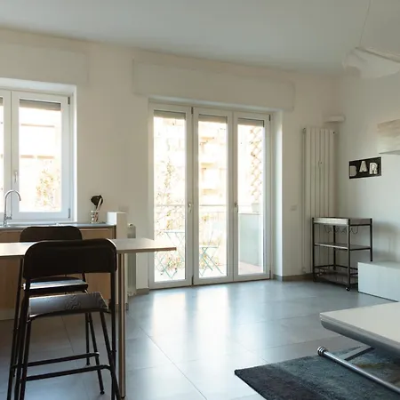 Youhosty - Umbria 94 Apartamento Milão