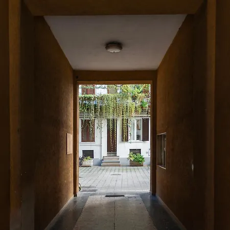 Prestige - Vicino Metro E Treno Апартаменты *