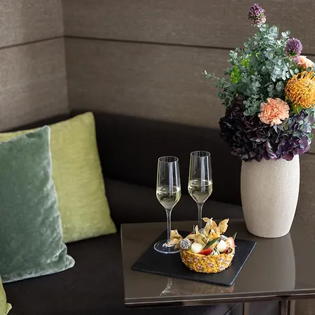 Starhotels Echo Hotel 4*