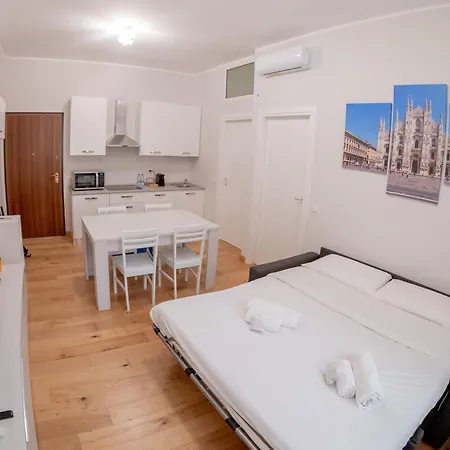 Gohost - Moderno In Stazione Apartment Milan