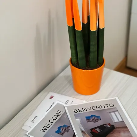 Gohost - Moderno In Stazione Milan