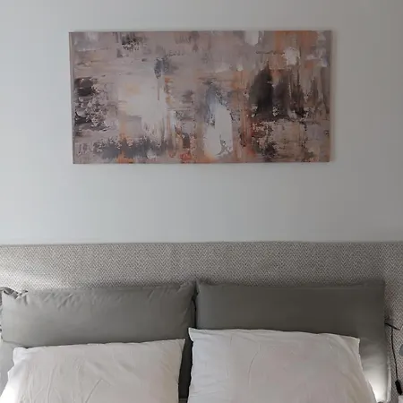 Ξενοδοχείο με διαμερίσματα Art Around In Monti House