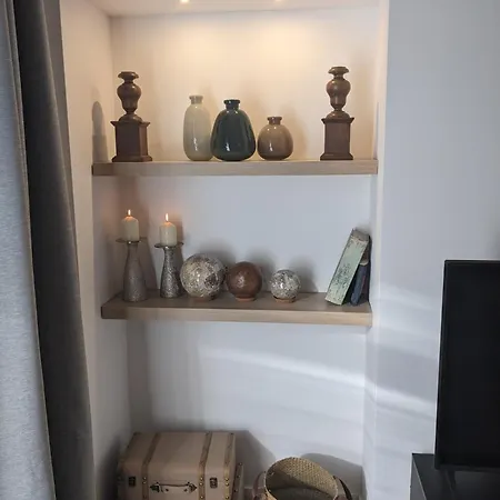 Art Around In Monti House 4*