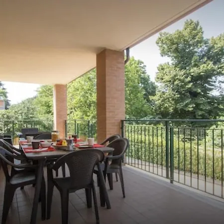 Daire A Terrace On The Park